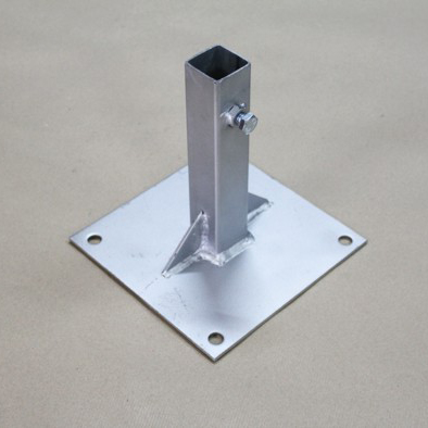 DESTOCKAGE !!! Platine acier avec fourreau pour poteau 40x40 mm